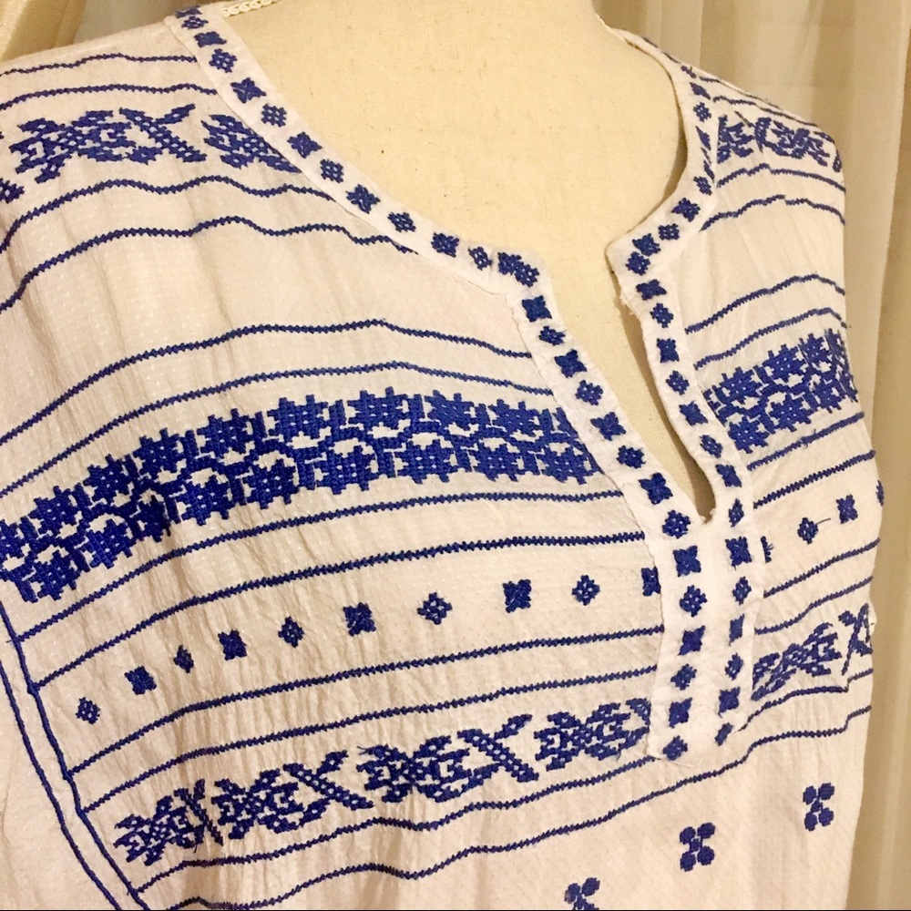 SOLD Lucky Brand Boho White & Blue Embroidered Top - Picture 5 of 7
